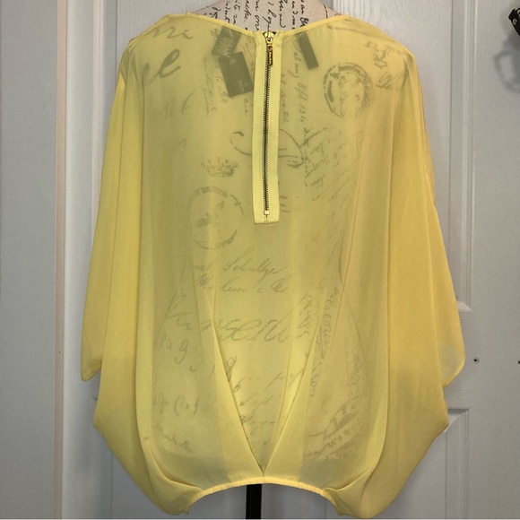 Bisou Bisou Sheer Cropped Wide Bell Sleeve Too - Picture 5 of 11